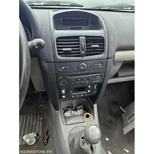 2005 Renault Clio-47266134