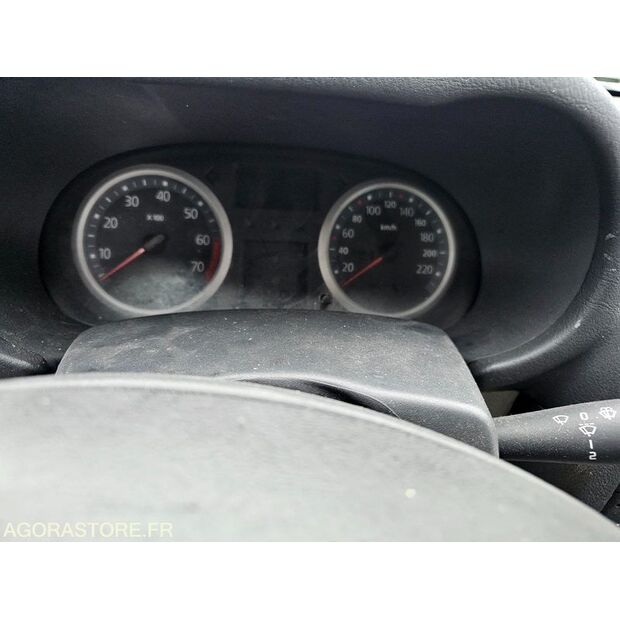 2005 Renault Clio-47266136