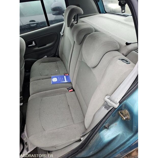 2005 Renault Clio-47266138