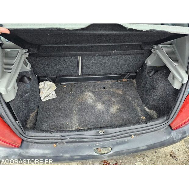 2005 Renault Clio-47266140