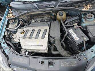 2005-renault-clio-1454313-47266144