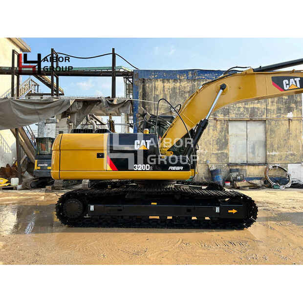 2025 كاتربيلر 320D-47270089