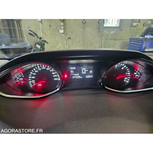 2013 Peugeot 308-47288453
