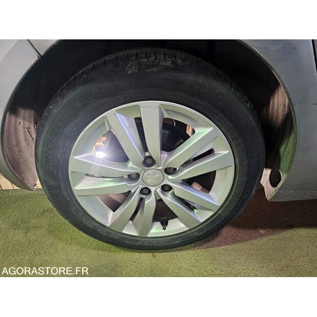 2013 Peugeot 308-47288473