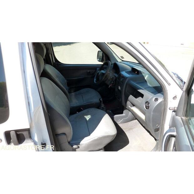2003 سيتروين BERLINGO-47288678