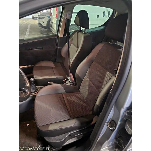 2011 Peugeot 207-47288718