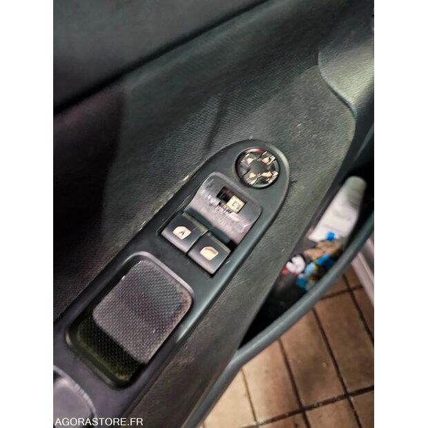 2011 Peugeot 207-47288719