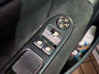 2011-peugeot-207-1454528-47288719