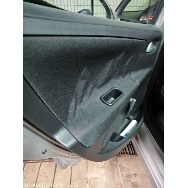 2011 Peugeot 207-47288746
