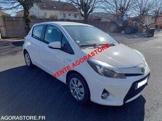 2013-toyota-yaris-1454530-47288807