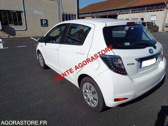 2013-toyota-yaris-1454530-47288811