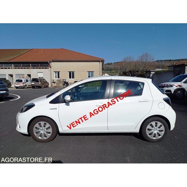 2013 Toyota Yaris-47288813