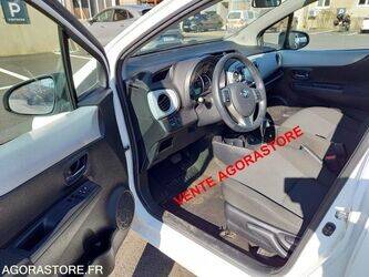 2013-toyota-yaris-1454530-47288814