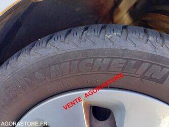 2013-toyota-yaris-1454530-47288823