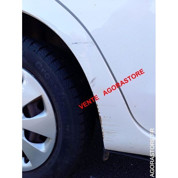 2013 Toyota Yaris-47288831