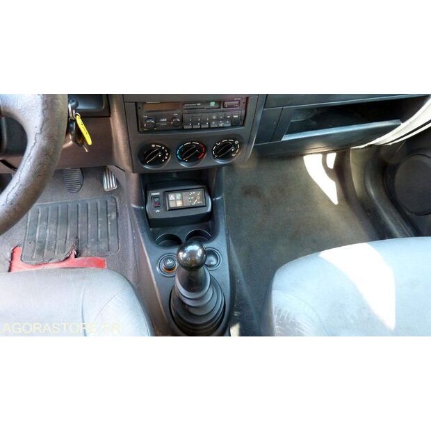 2003 سيتروين BERLINGO-47289010