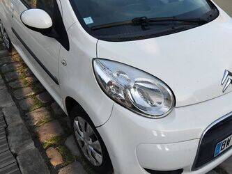 2011-citroen-c1-1454540-47289120