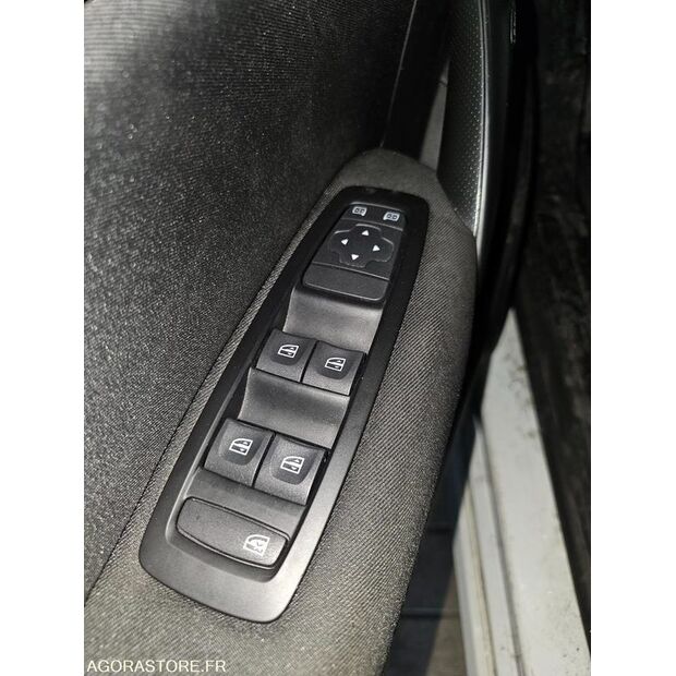 2020 Renault Megane-47289449