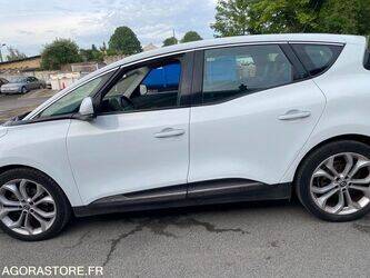 2017-renault-megane-1454549-47289493