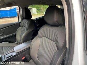 2017-renault-megane-1454549-47289495