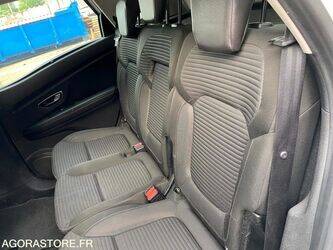 2017-renault-megane-1454549-47289496