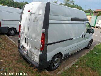 2008-renault-trafic-1454550-47289515