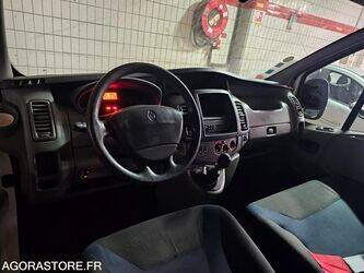 2012-renault-trafic-1454558-47289725