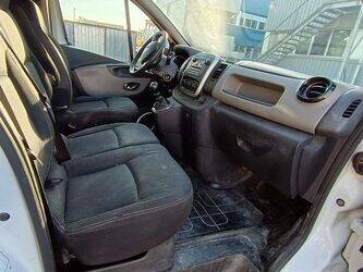 2016-renault-trafic-1454563-47289928