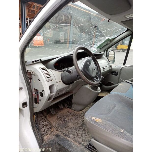 2010 Renault Trafic-47290190