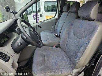 2005-renault-trafic-1454581-47290325