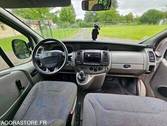 2005-renault-trafic-1454581-47290326