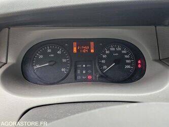 2005-renault-trafic-1454581-47290328