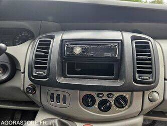 2005-renault-trafic-1454581-47290330
