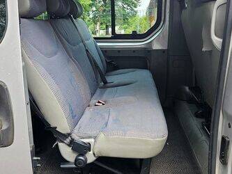 2005-renault-trafic-1454581-47290334