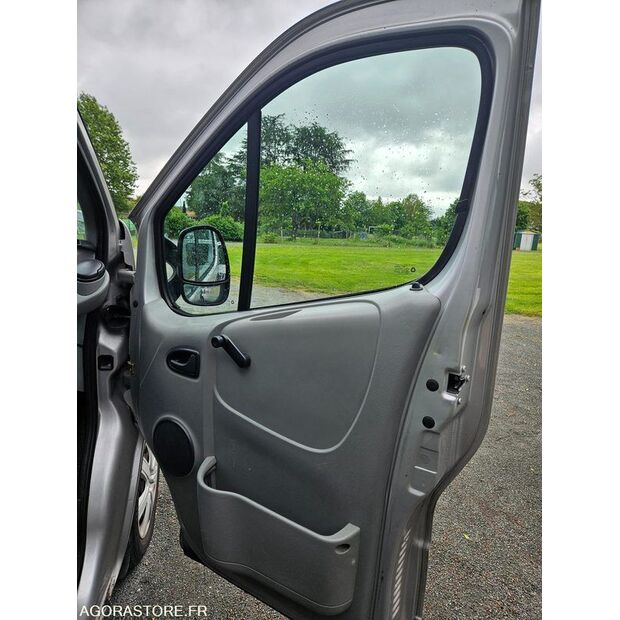2005 Renault Trafic-47290337