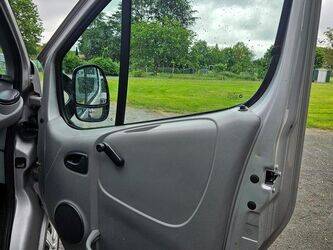 2005-renault-trafic-1454581-47290337