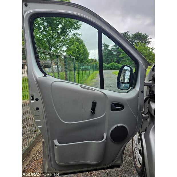 2005 Renault Trafic-47290338
