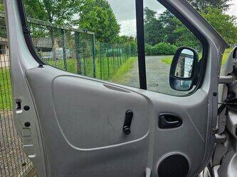 2005-renault-trafic-1454581-47290338