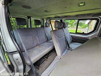 2005-renault-trafic-1454581-47290339