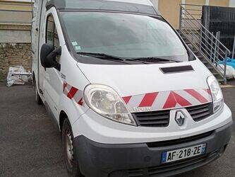 2009-renault-trafic-1454585-47290428