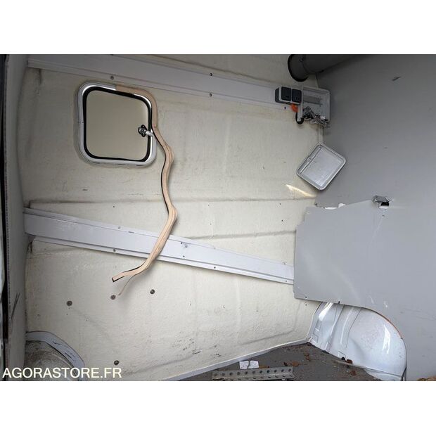 2024 Renault Master-47290813