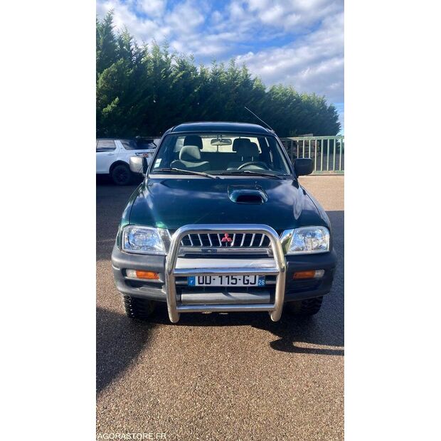 1999 ميتسوبيشي L200-47290995