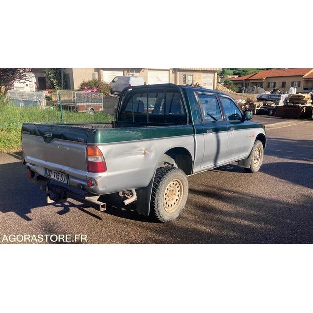 1999 ميتسوبيشي L200-47290998