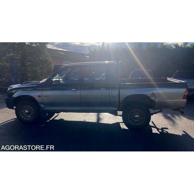 1999 ميتسوبيشي L200-47291001