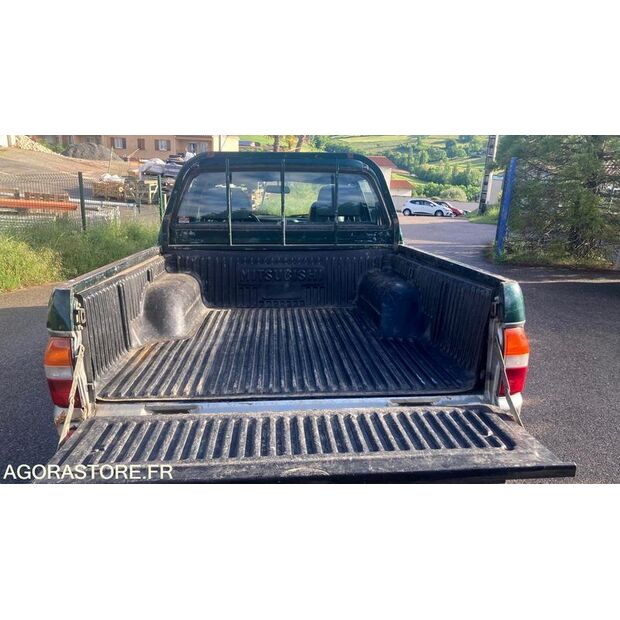 1999 ميتسوبيشي L200-47291002