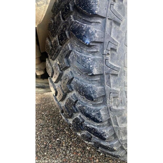 1999 ميتسوبيشي L200-47291028