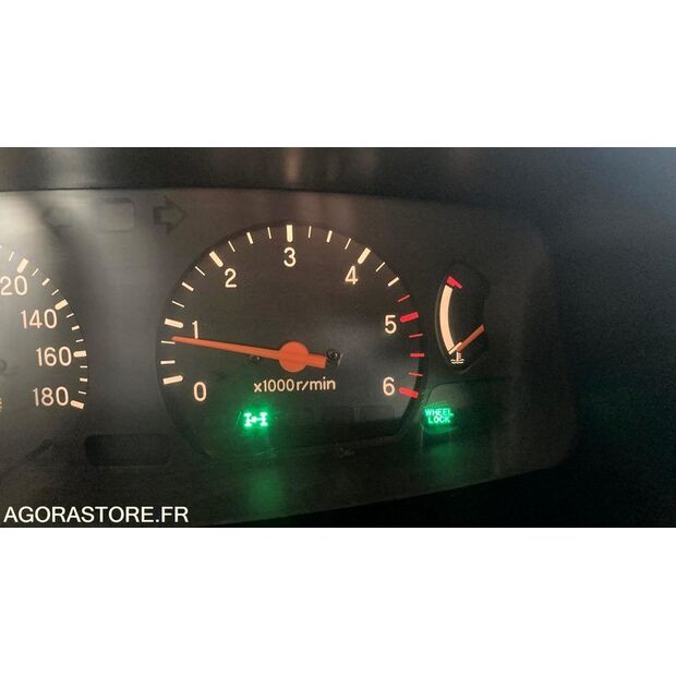 1999 ميتسوبيشي L200-47291035