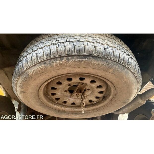 1999 ميتسوبيشي L200-47291039