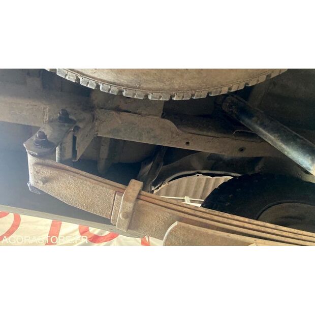 1999 ميتسوبيشي L200-47291044