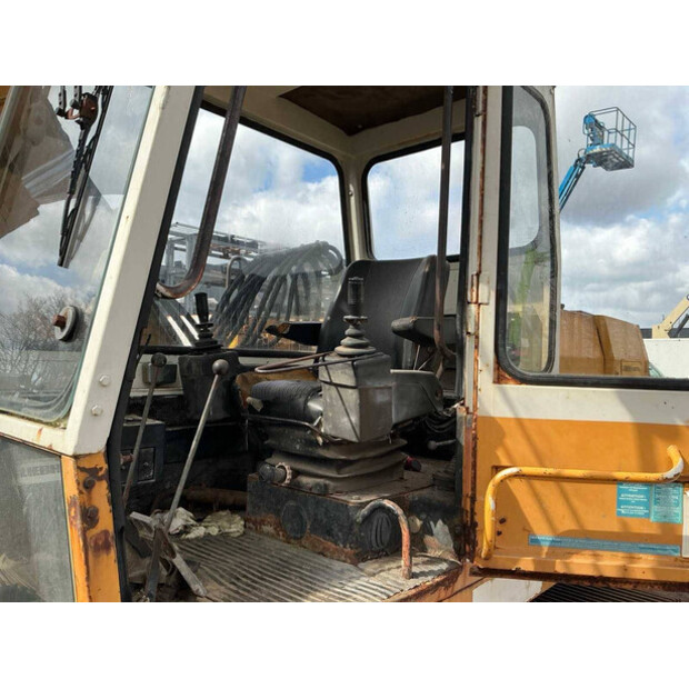 1988 ليبهير R900B-47293606